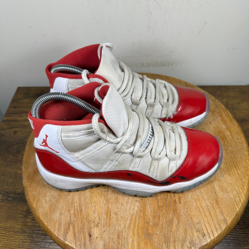 Air Jordan 11 Retro Cherry White Red Womens Size 7.5 378038-116